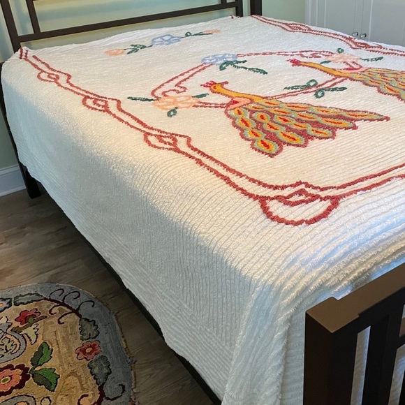 VINTAGE DOUBLE PEACOCK CHENILLE QUILT KING BLANKET- BOHO BEAUTIFUL! - Picture 4 of 4